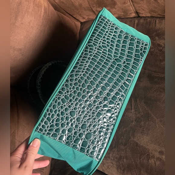 Green Women’s Samantha Brown Large Croc Embossed Tote Bag - Picture 6 of 9